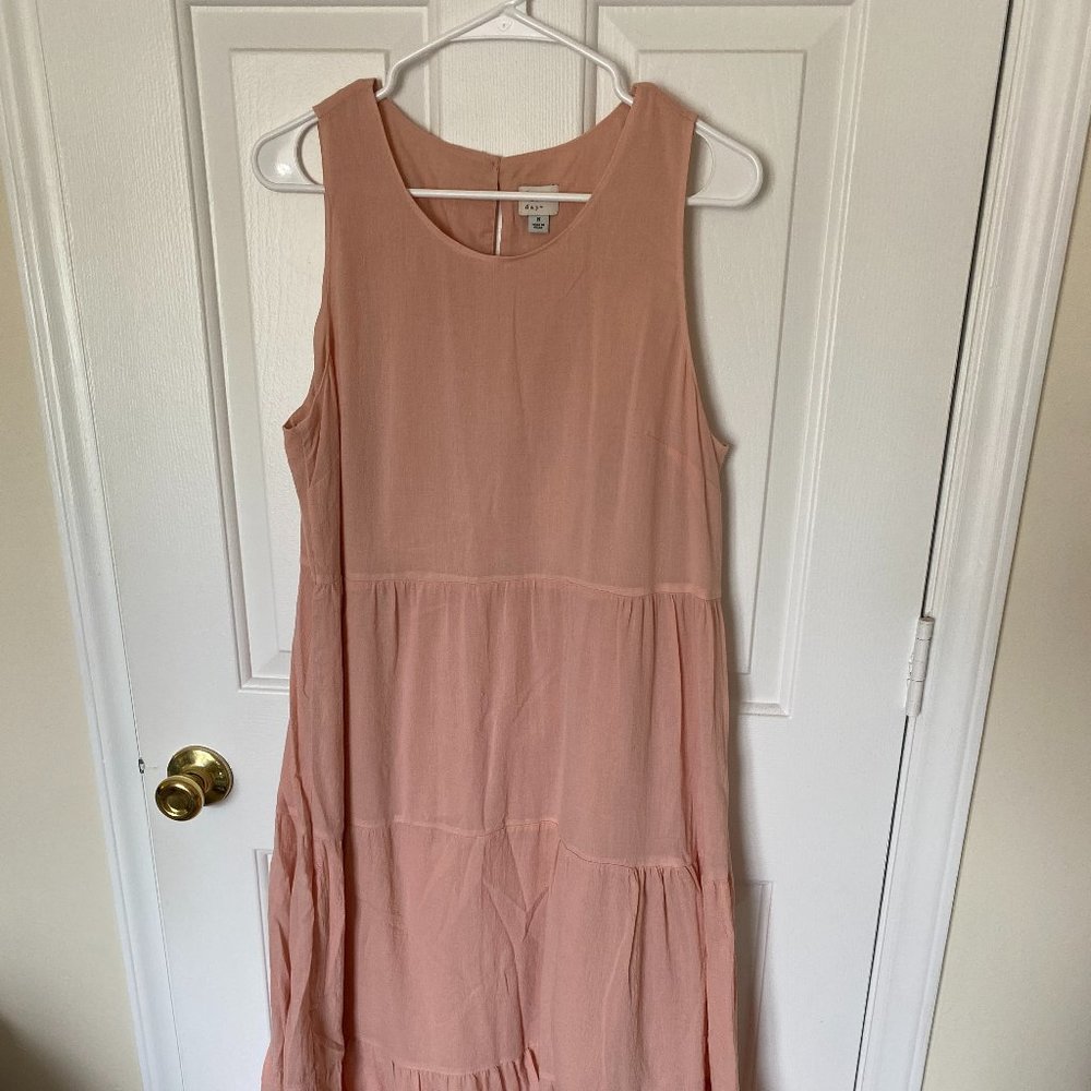 A New Day Pink/Peach Sleeveless Tiered Midi Dress (Medium)